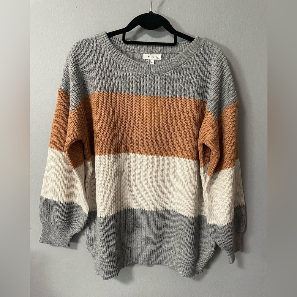 NWT Miracle Colorblock Crew Neck Balloon Sleeves Sweater. Size M/L